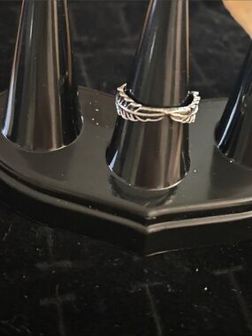 Sterling Silver Leaf Band Ring - Silver Size 7 NWOT